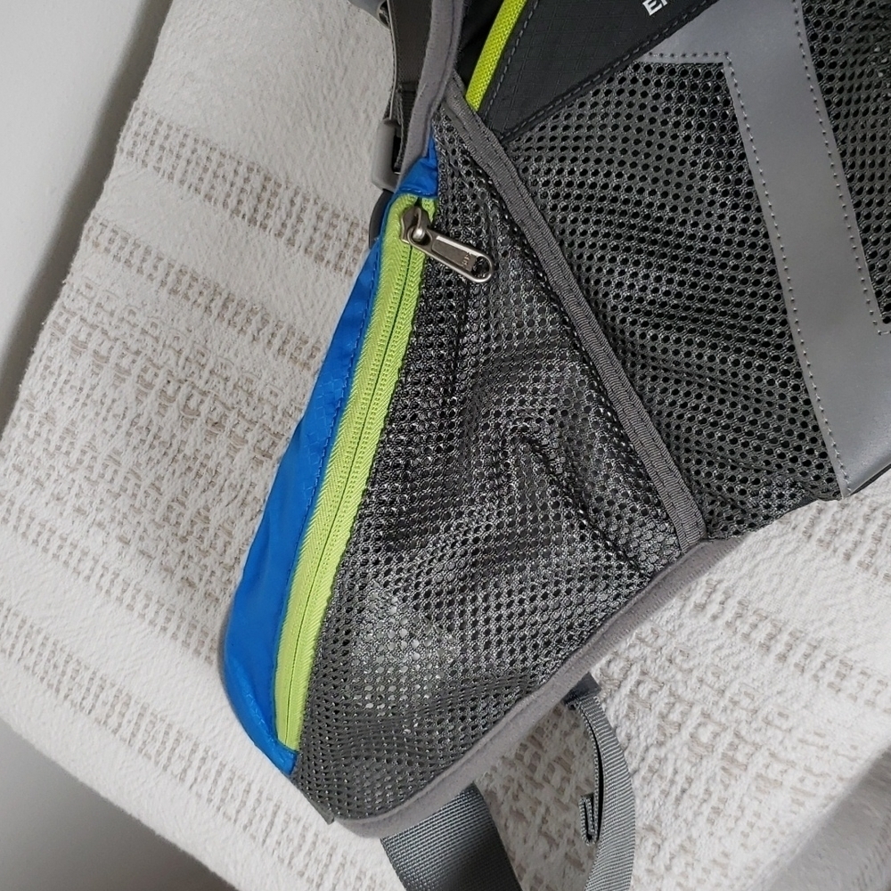 Waterfly fannypack, water bottle holder, runners walkers, athletic use. - Picture 5 of 7